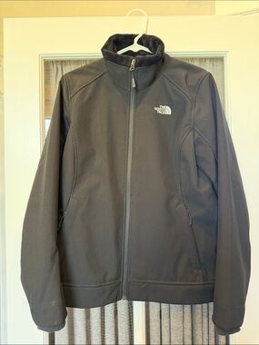 The North Face womens Black Lightweight Full-Zip Shirt Jacket